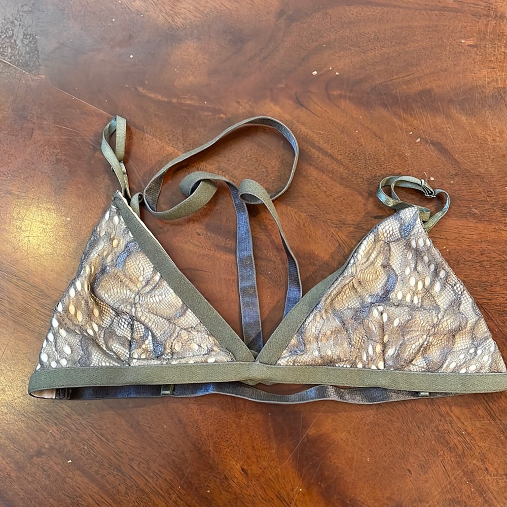 Nytt green cream lace size Xs bra